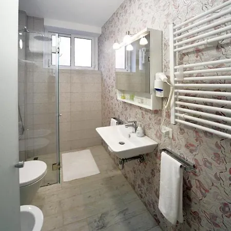 L Skanderbeg Square Apart-hotel