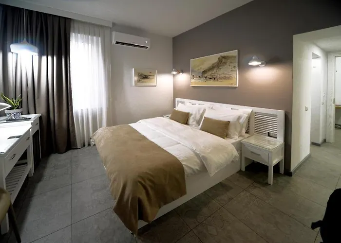 Aparthotel L Skanderbeg Square